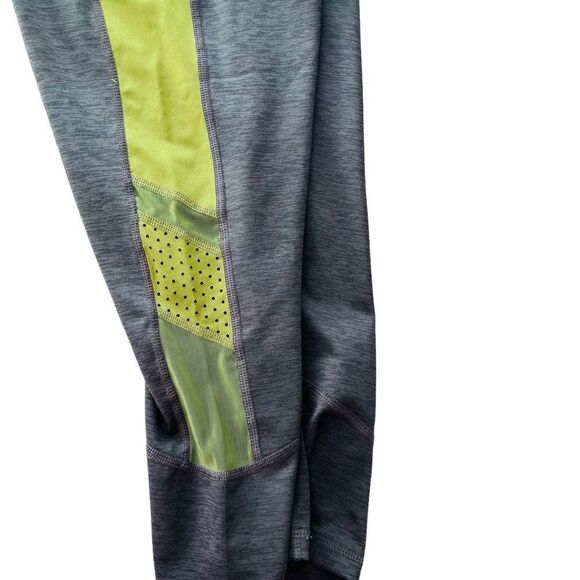 COAR Cotton On Average Range compression Capri leggings size M. - Picture 4 of 7